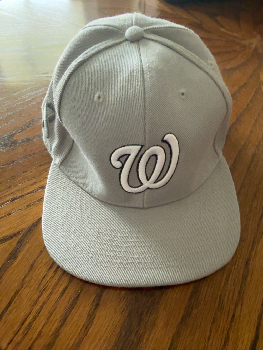 Never Worn Washington Nationals Gray MLB Baseball Cap Ribbon Side